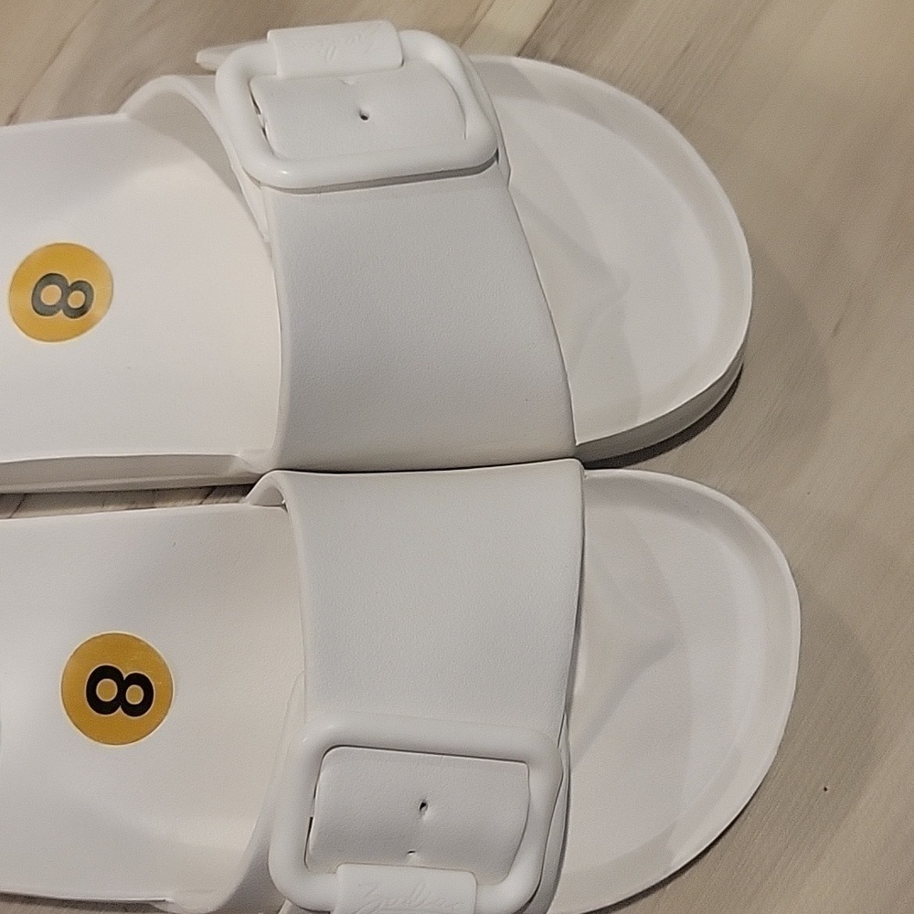 NEW! ZODIAC White Desert Buckle Slide On Sandal 7. - Picture 8 of 8